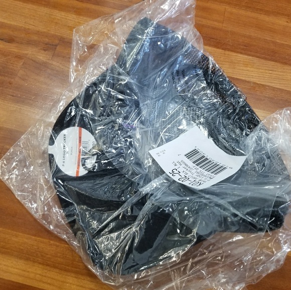 Patagonia P-6 Logo Trucker Hat - Picture 2 of 3